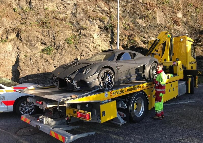 Coinvolta in un incidente una rarissima Mazzanti Evantra [FOTO]