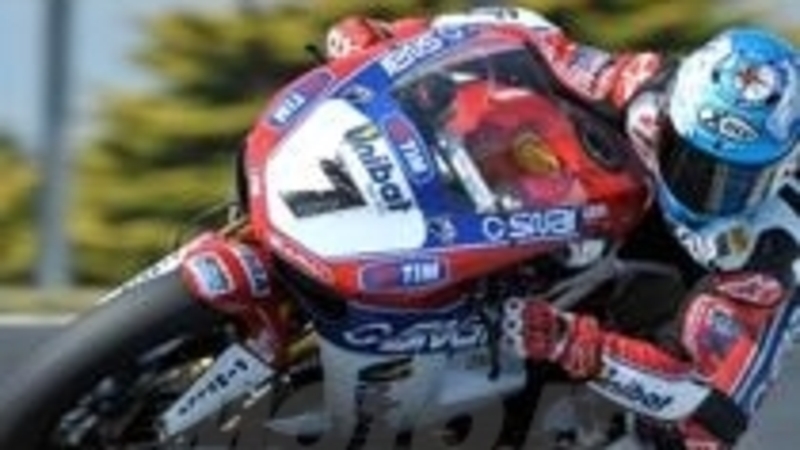 Checa ancora in testa a Phillip Island