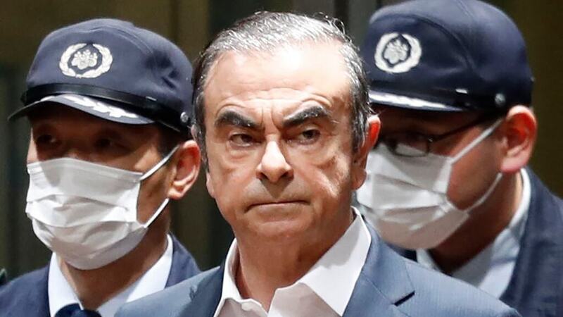 Carlos Ghosn &egrave; fuggito dal Giappone in...custodia per violoncello!