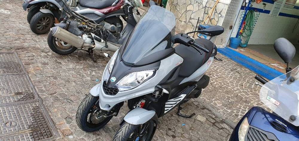 Piaggio MP3 300 ABS Hpe (2021 - 24) (3)
