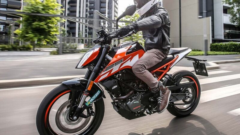 Gli automobilisti europei con patente B autorizzati a guidare una moto?