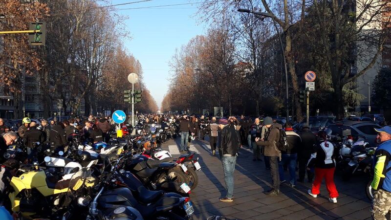 Tantissimi motociclisti alla Motobefana del 2020 a Milano