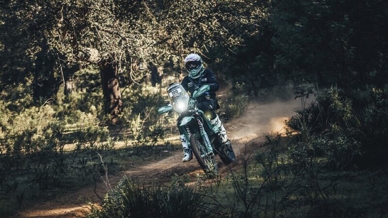 Africa Eco Race. &Egrave; subito Botturi (Yamaha).