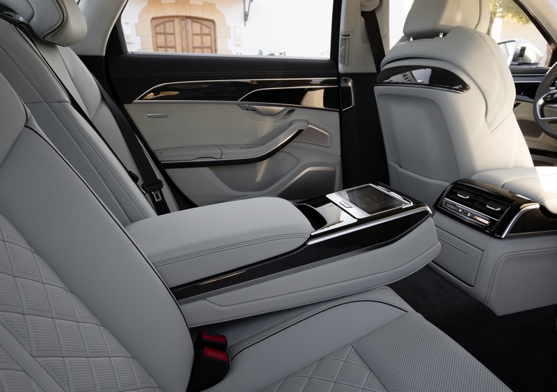 Audi S8 (2019-->>) (43)