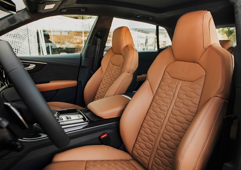 Audi RS Q8 (2019-->>) (33)