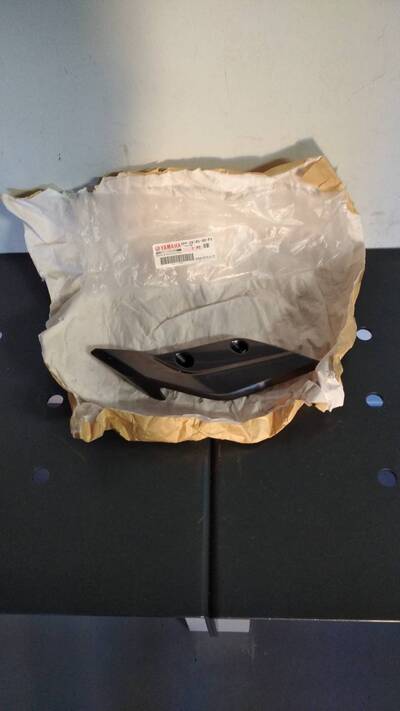 COPRIMANUBRIO SUP.DX YAMAHA TRACER 900