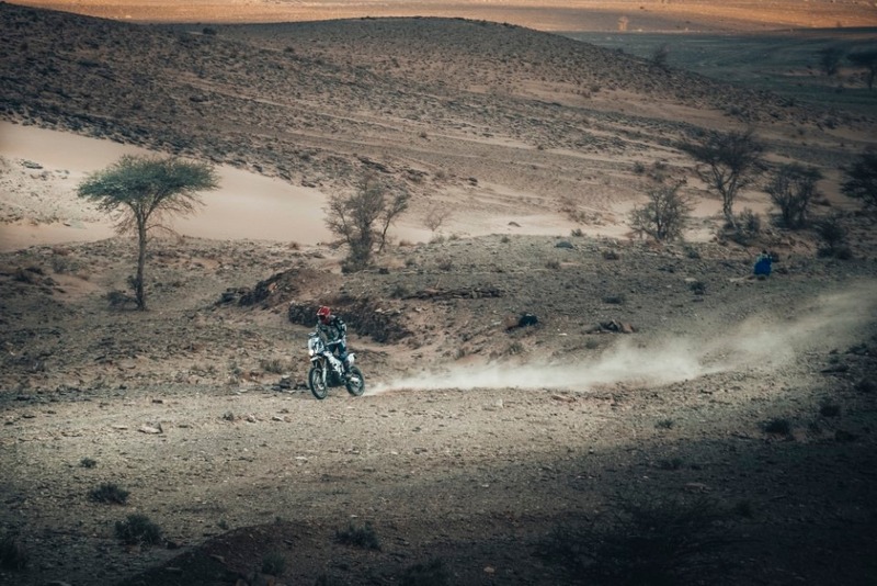 Africa Eco Race. D-4. Un inglese, Poskitt, KTM a Smara