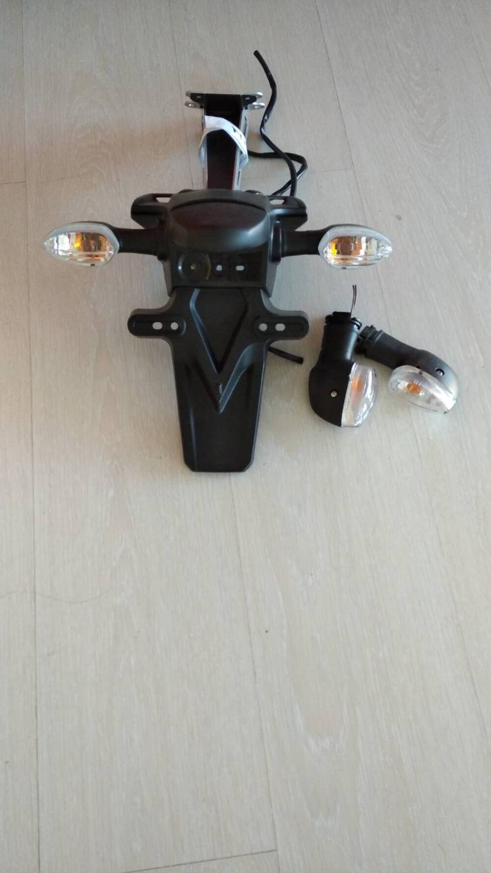 PORTATARGA COMPLETO DI FRECCE ORIG.YAMAHA MT07