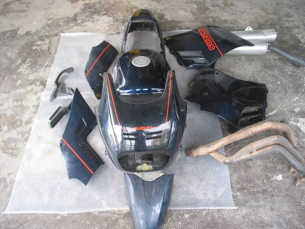 Carena completa Suzuki GSX 1100 F 88/94 (2)