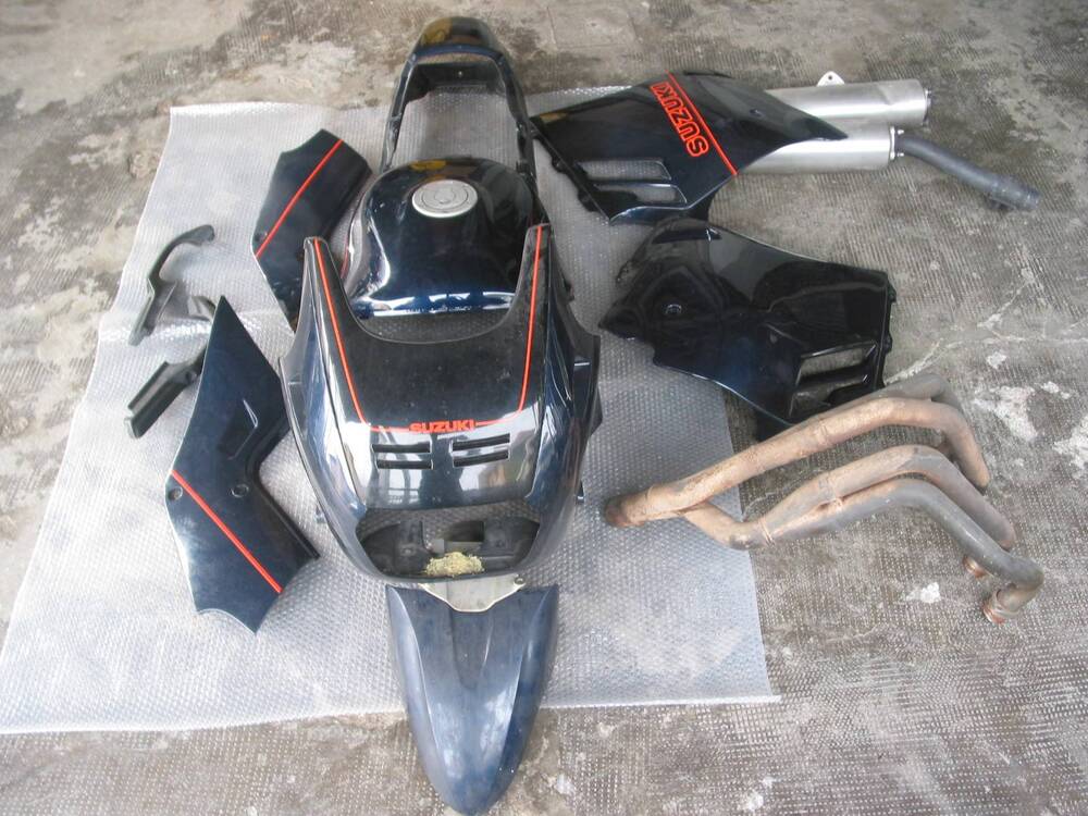 Carena completa Suzuki GSX 1100 F 88/94 (3)