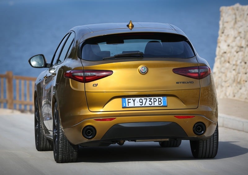 Alfa Romeo Stelvio (2017-->>) (20)