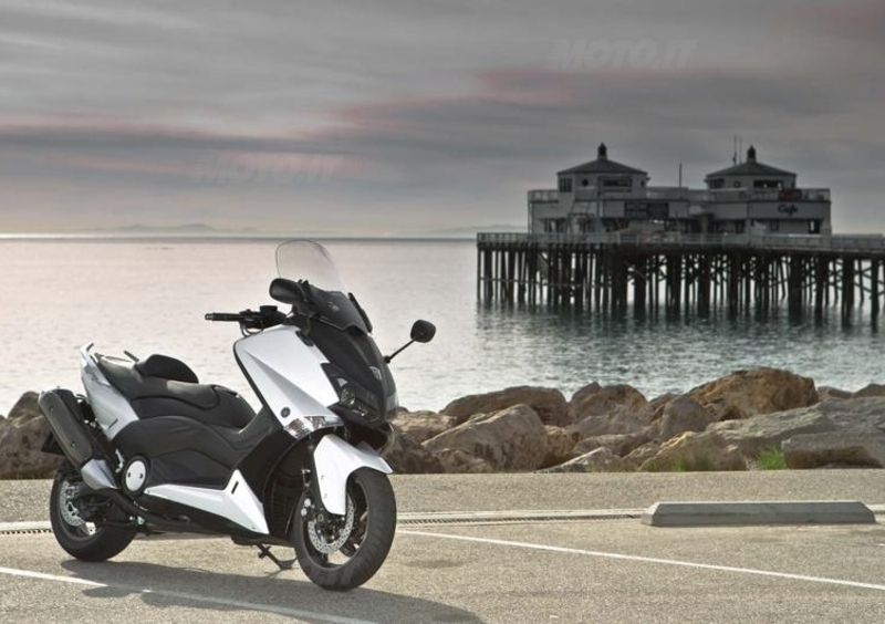 Mercato a febbraio. Yamaha TMAX 530 va forte anche con la neve