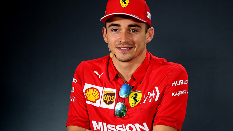 Formula 1: Leclerc a tutta adrenalina, lancio col paracadute senza avvisare la Ferrari