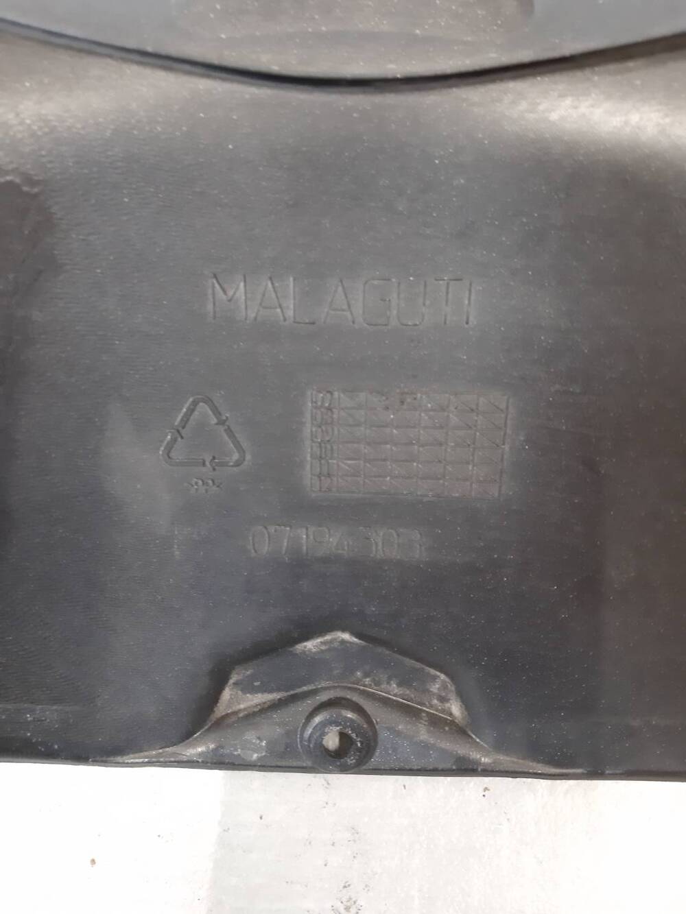 Sportello batteria Malaguti Centro 125 160 (3)