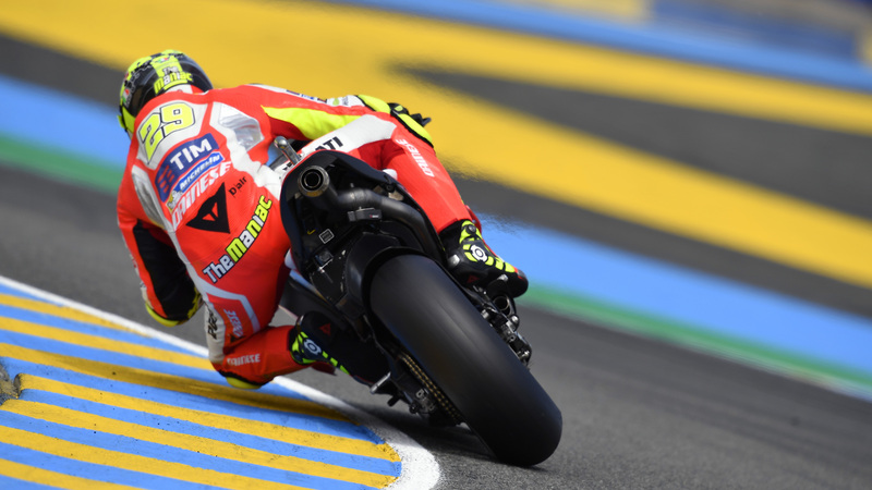 MotoGP. Iannone velocissimo nel Warm up