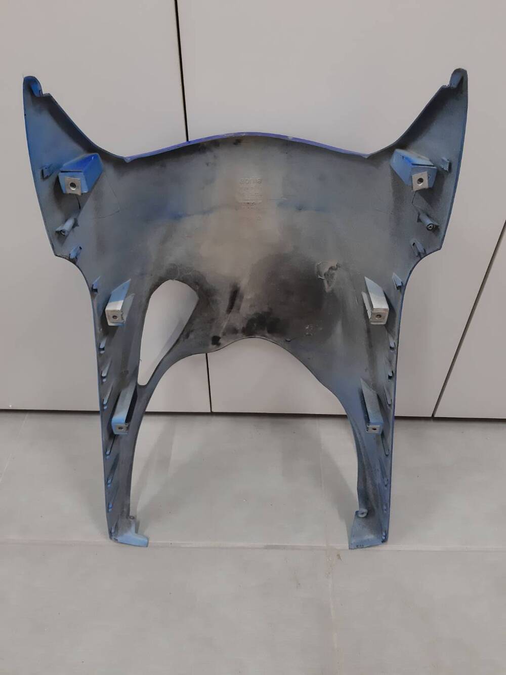 Carena inferiore puntuale Aprilia Sr 50 blu (4)