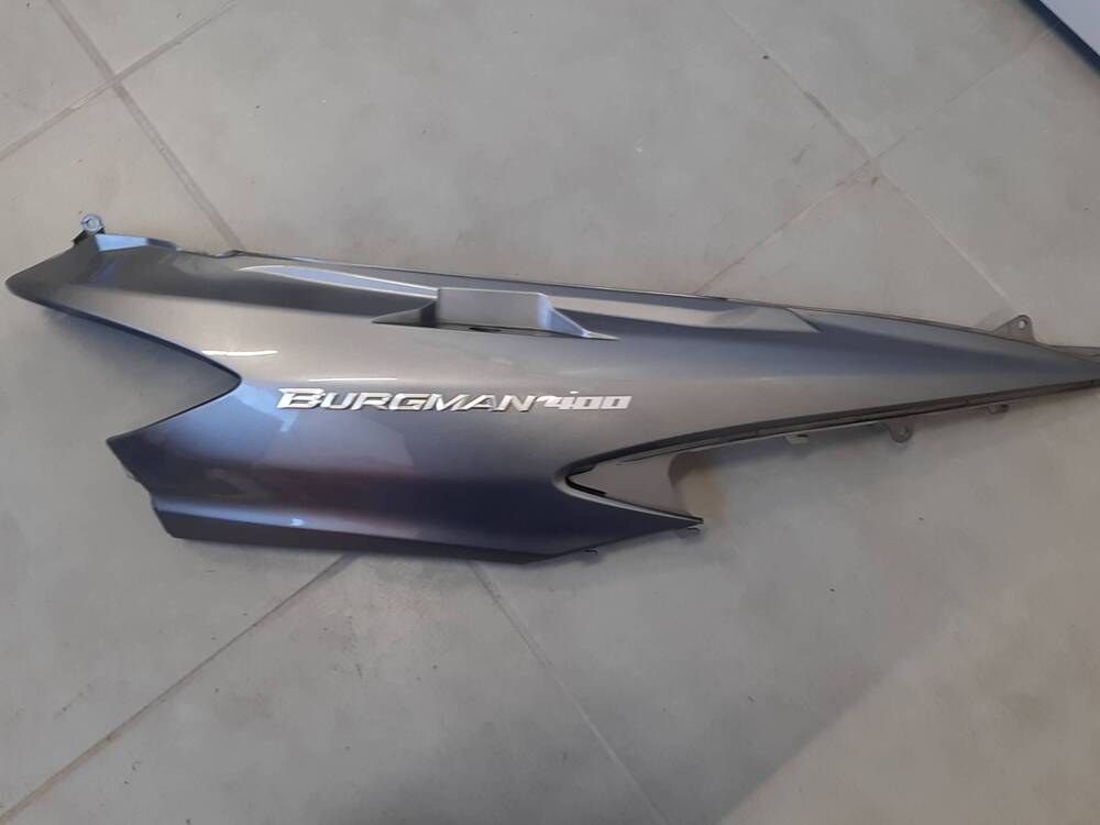 Carena fiancata posteriore dx Burgman 400 Suzuki (2)