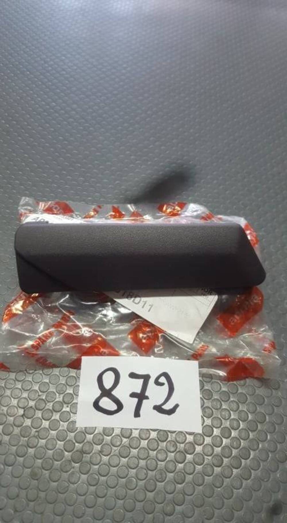 COPERCHIO PEDANA PASSEGG.SX SPORTCITY 125 200 250 Aprilia