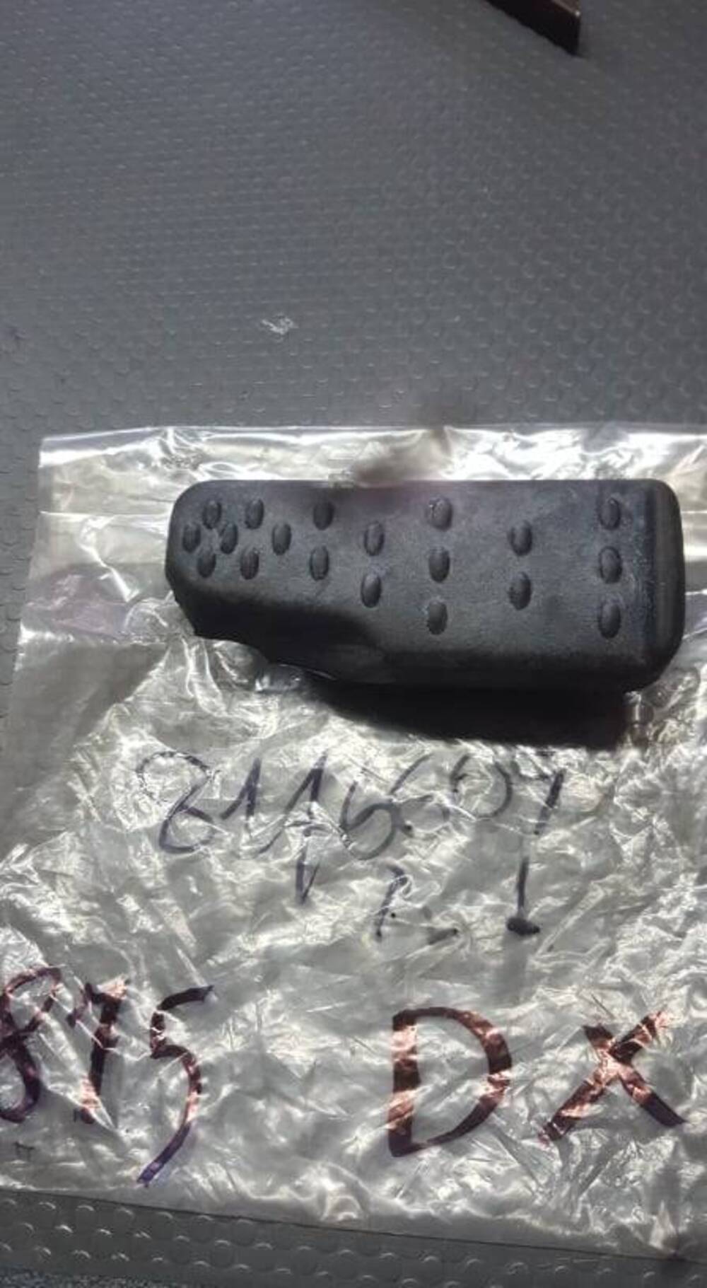 PEDALINO PASSEGG. DX SCARABEO 125 150 200 250 Aprilia