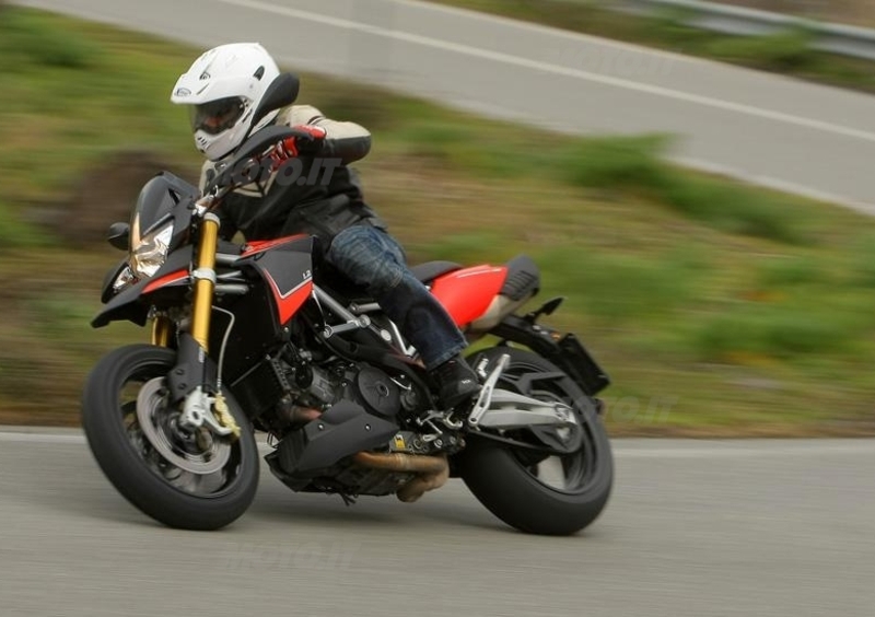 Aprilia Dorsoduro 1200 2012 