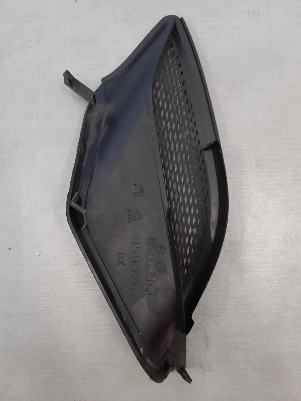 Piaggio NRG 50 Power griglia ant. Dx (2)