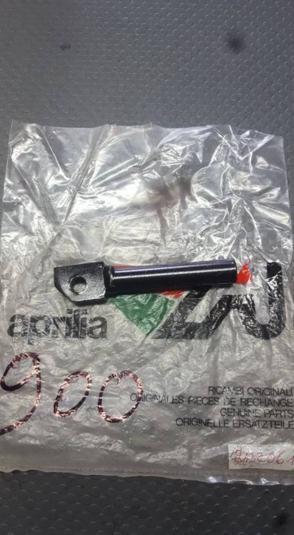 PEDANA POGGIAPIEDI ST 125 Aprilia