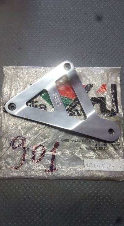 SUPPORTO PEDANA SINISTRO PASSEGG. ETX TUAREG 125 Aprilia