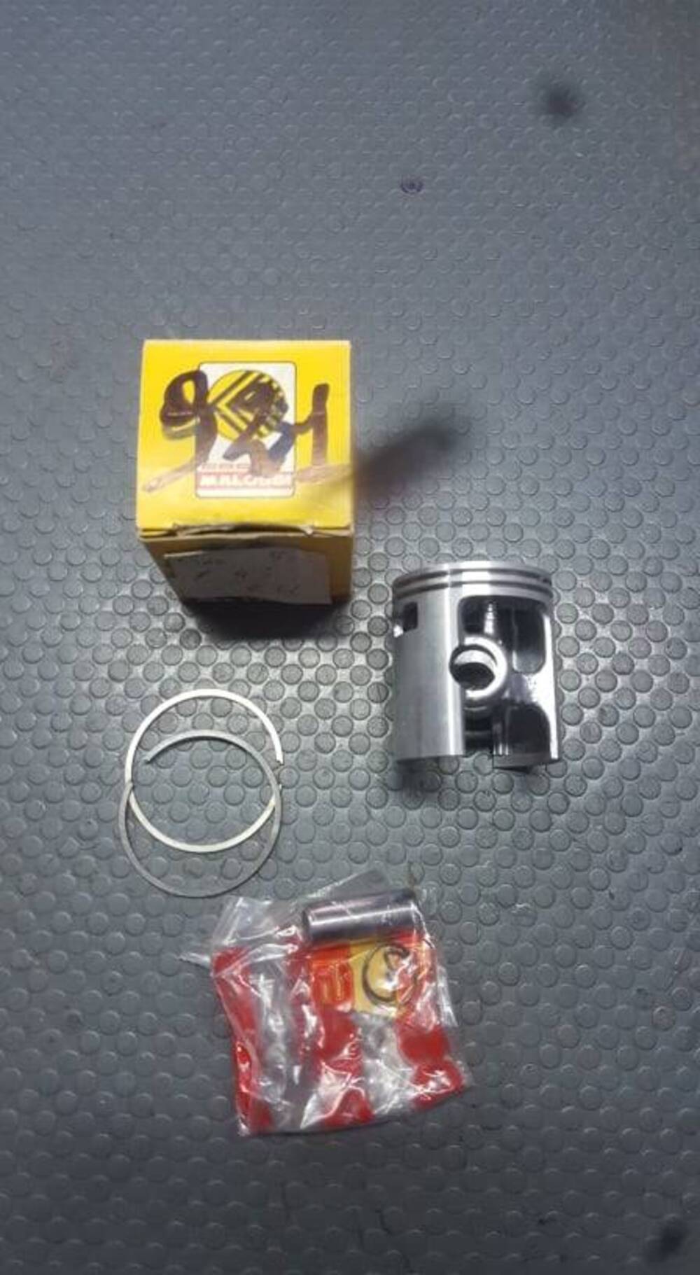 PISTONE DIAM. 43 SPINOTTO 12 PIAGGIO CIAO SI Malossi