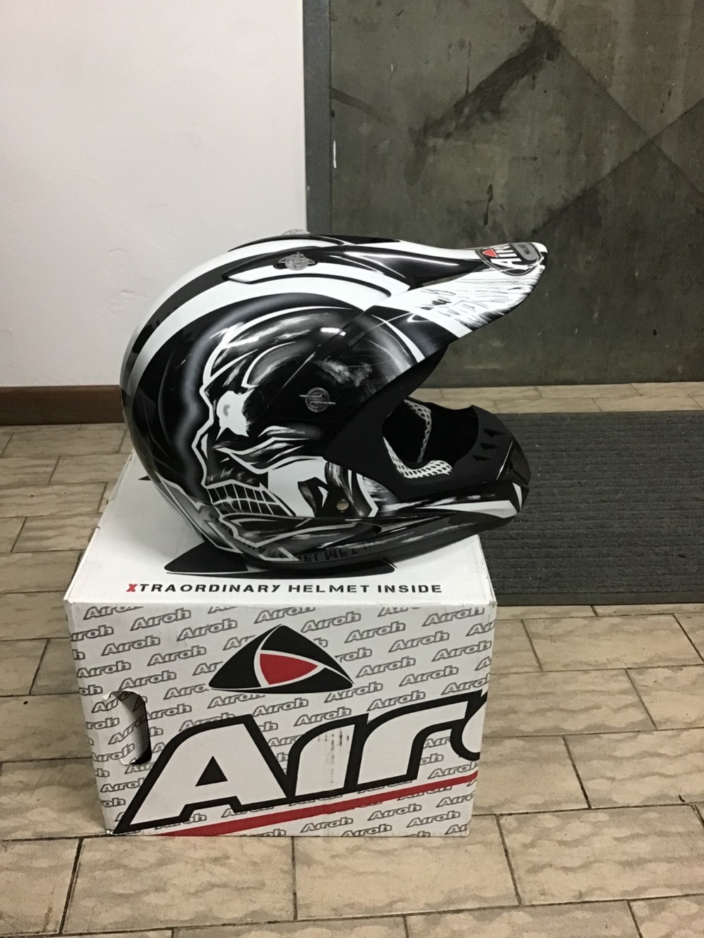 Casco airoh Runner X-Factor (2)