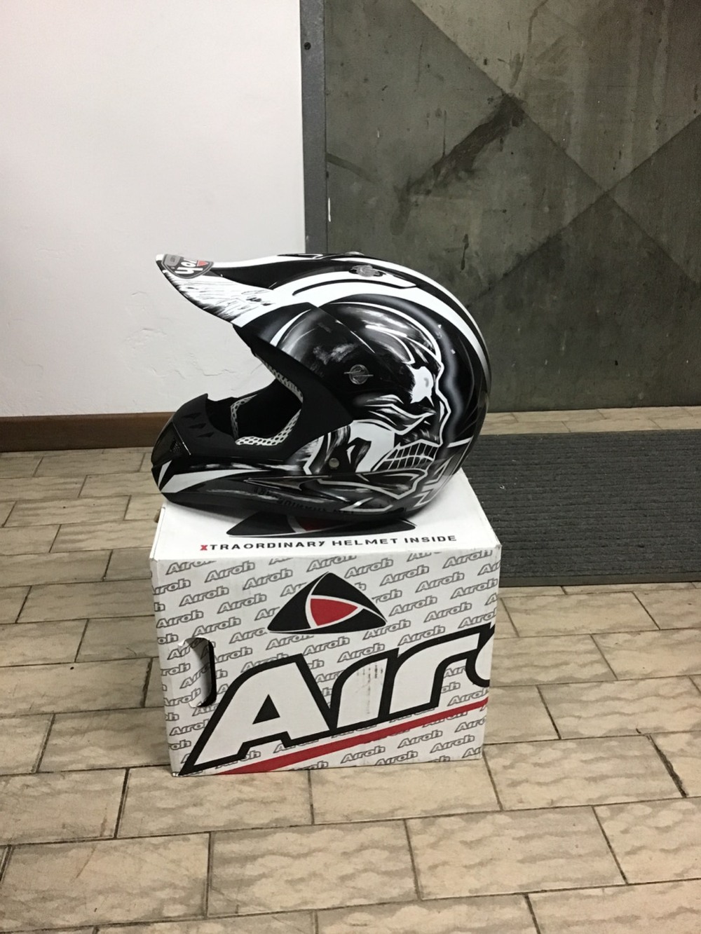 Casco airoh Runner X-Factor (4)