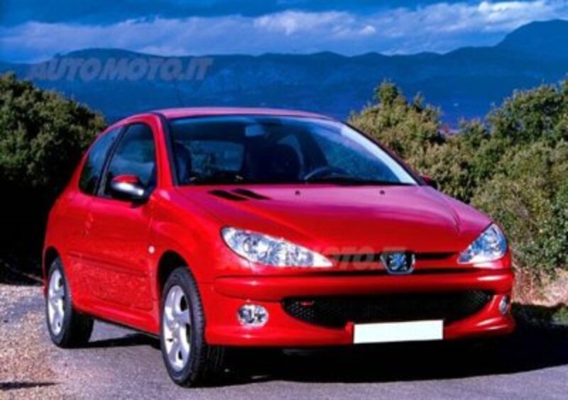 Peugeot 206, il modello pi&ugrave; venduto della Casa con oltre 8 milioni di unit&agrave;