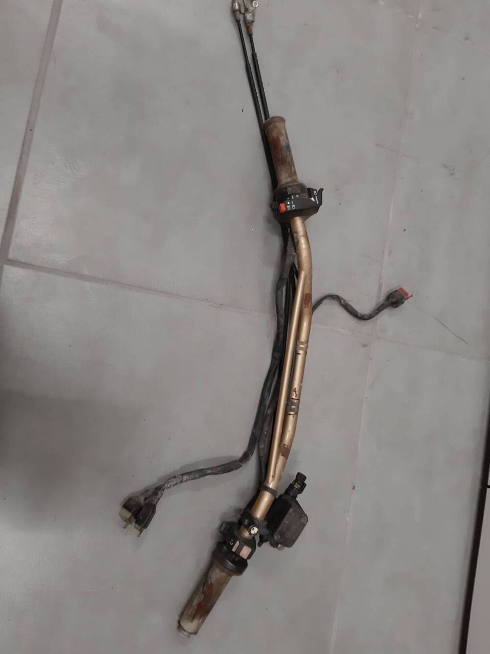 Manubrio Honda Dominator 650