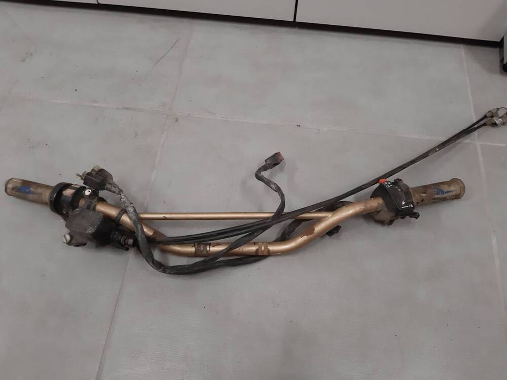 Manubrio Honda Dominator 650 (3)