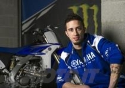 Andrea Dovizioso si allena con la moto da Cross