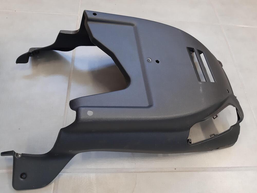 Carena inferiore Aprilia Scarabeo 125 200 (4)