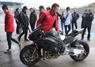 Test SBK. Debutto bagnato per la nuova Honda