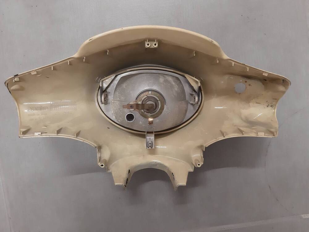 Coperchio manubrio Aprilia Scarabeo 50 (2)