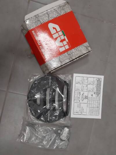 Piastra e snodo Givi Monorack M3