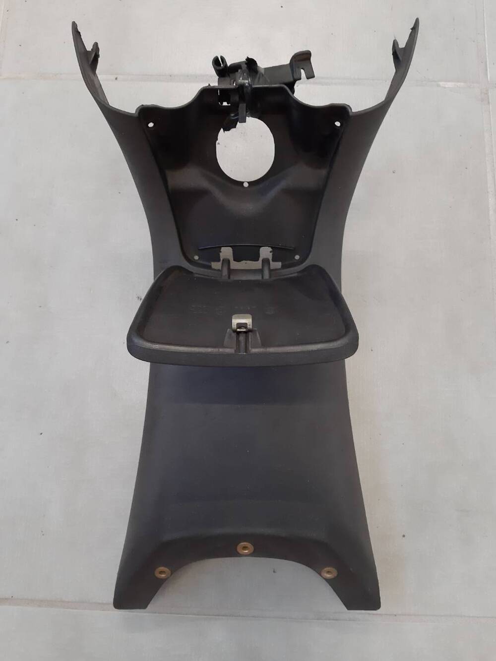 Coperchio centrale pedana Piaggio x9