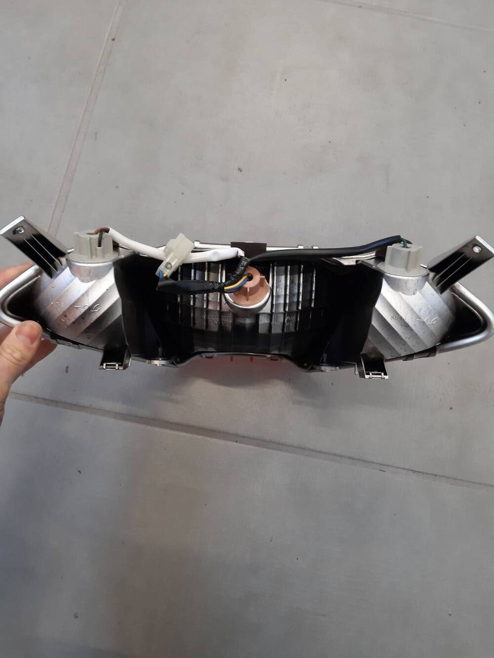 Fanale posteriore Yamaha t max 08/11 (3)