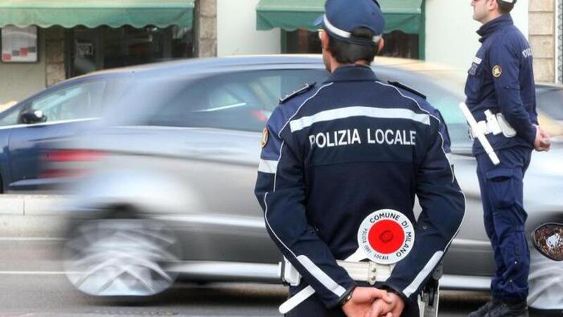 Ubriaco fa accostare i vigili: &laquo;Devo multarvi!&raquo;