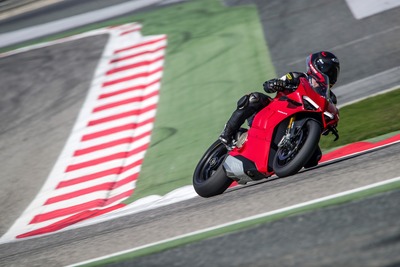 Ducati Panigale V4 S 2020 Si pu&ograve; darle del tu!