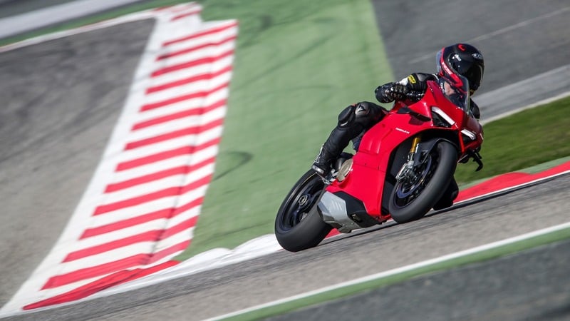 Ducati Panigale V4 S 2020 Si pu&ograve; darle del tu!