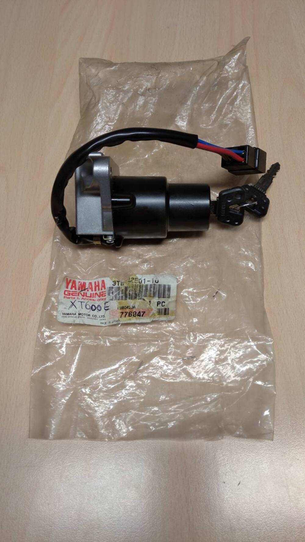 BLOCCHETTO CON CHIAVE YAMAHA XT600E/TT600E (3)