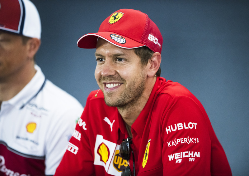 Formula 1, Vettel: &laquo;Bisognerebbe raddoppiare il numero di cilindri&raquo;