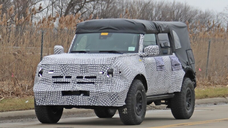 Ford Bronco 2020: le prime foto spia. Wrangler e Defender, mani in alto!