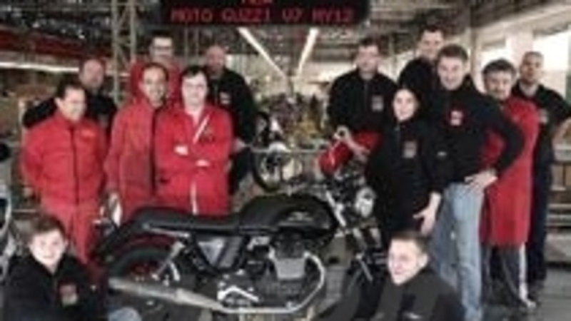 Nuove Moto Guzzi V7: in catena a Mandello