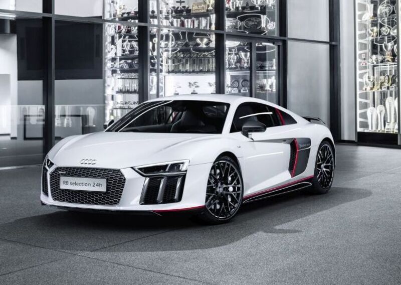 Audi R8 &ldquo;selection 24h&rdquo;, passione per le corse