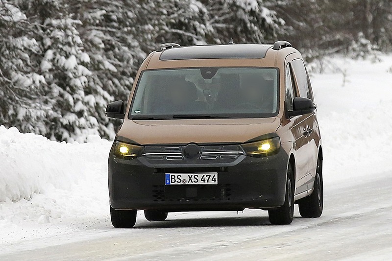 Volkswagen Caddy 2020: avvistato quasi senza veli [Foto spia]