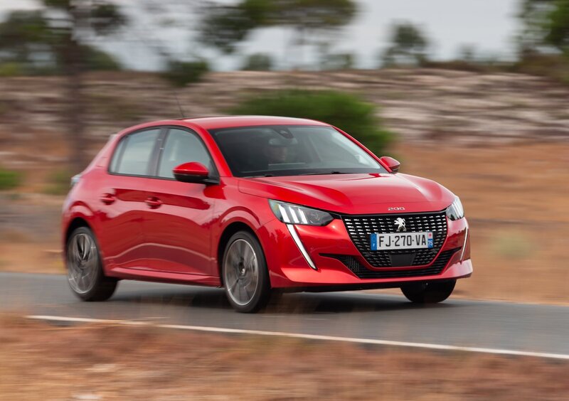 Peugeot 208: nuovo serie speciale Allure Navi Pack